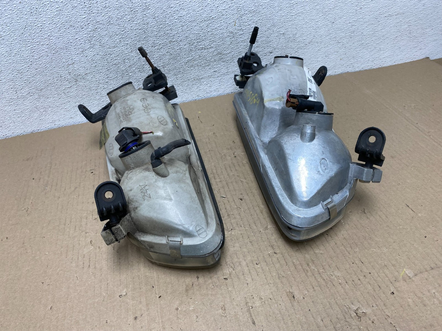 2000 to 2001 Toyota Camry Front Left+Right Side Headlights AF5864 DW10