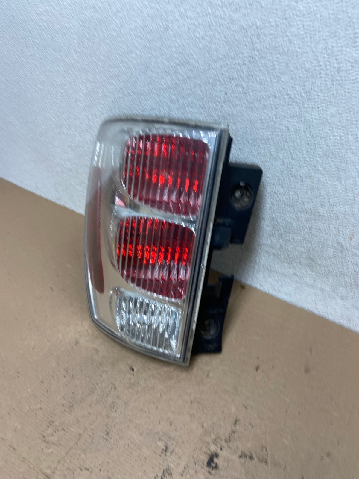 2005 to 2008 Chevrolet Equinox Left Driver Lh Side Tail Light AF4757 LK1