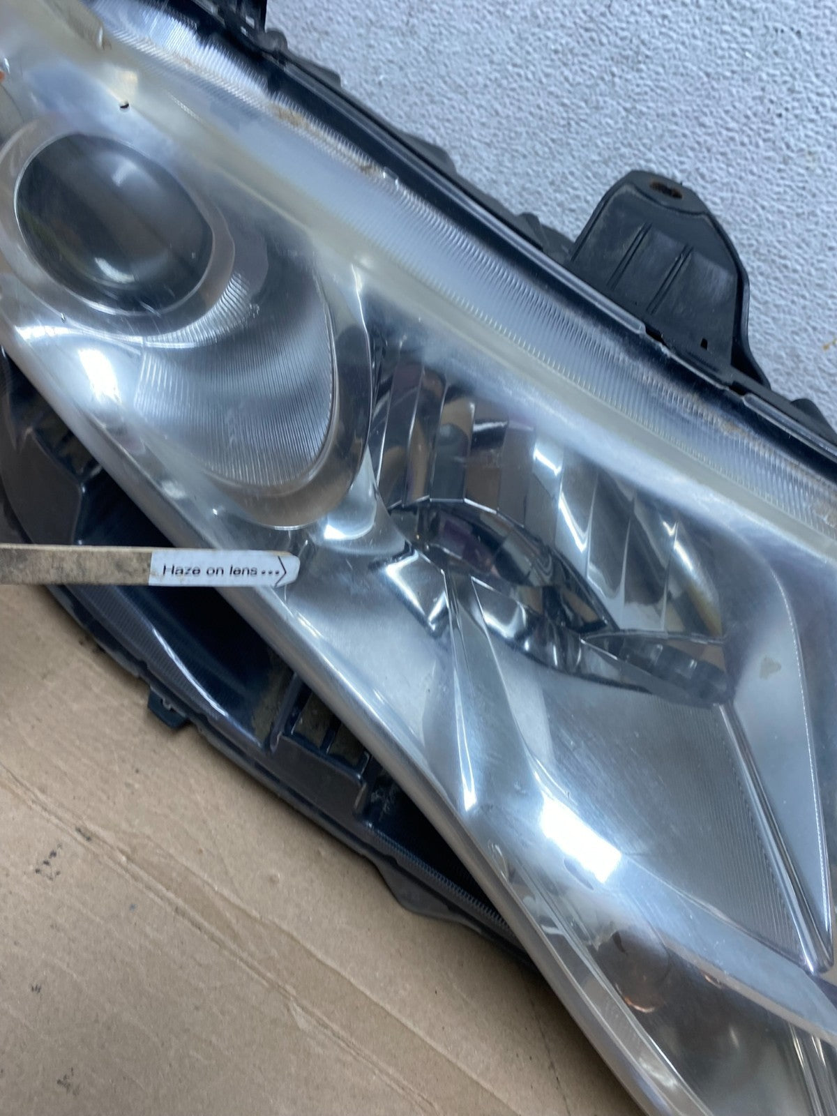 2009 to 2016 Toyota Venza Halogen Right Passenger Side Headlight AF43724