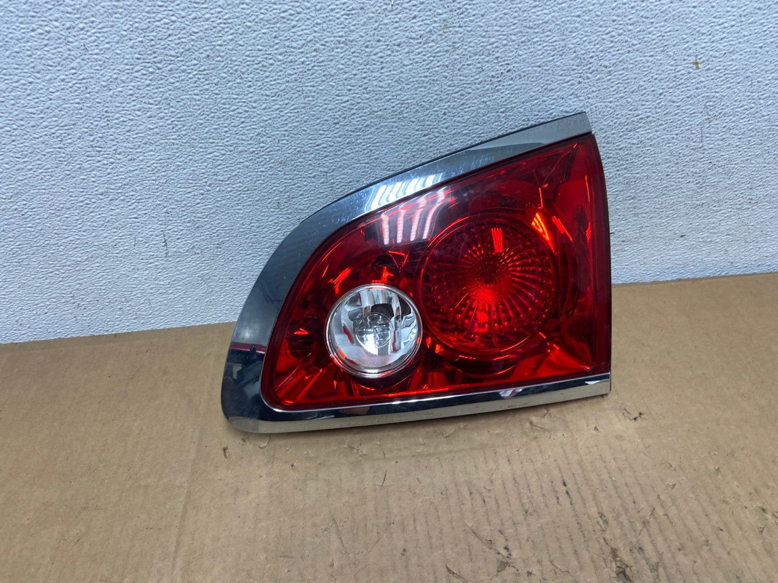 2008-2012 Buick Enclave Right Passenger Rh Inner Tail Light AD0968 LK0