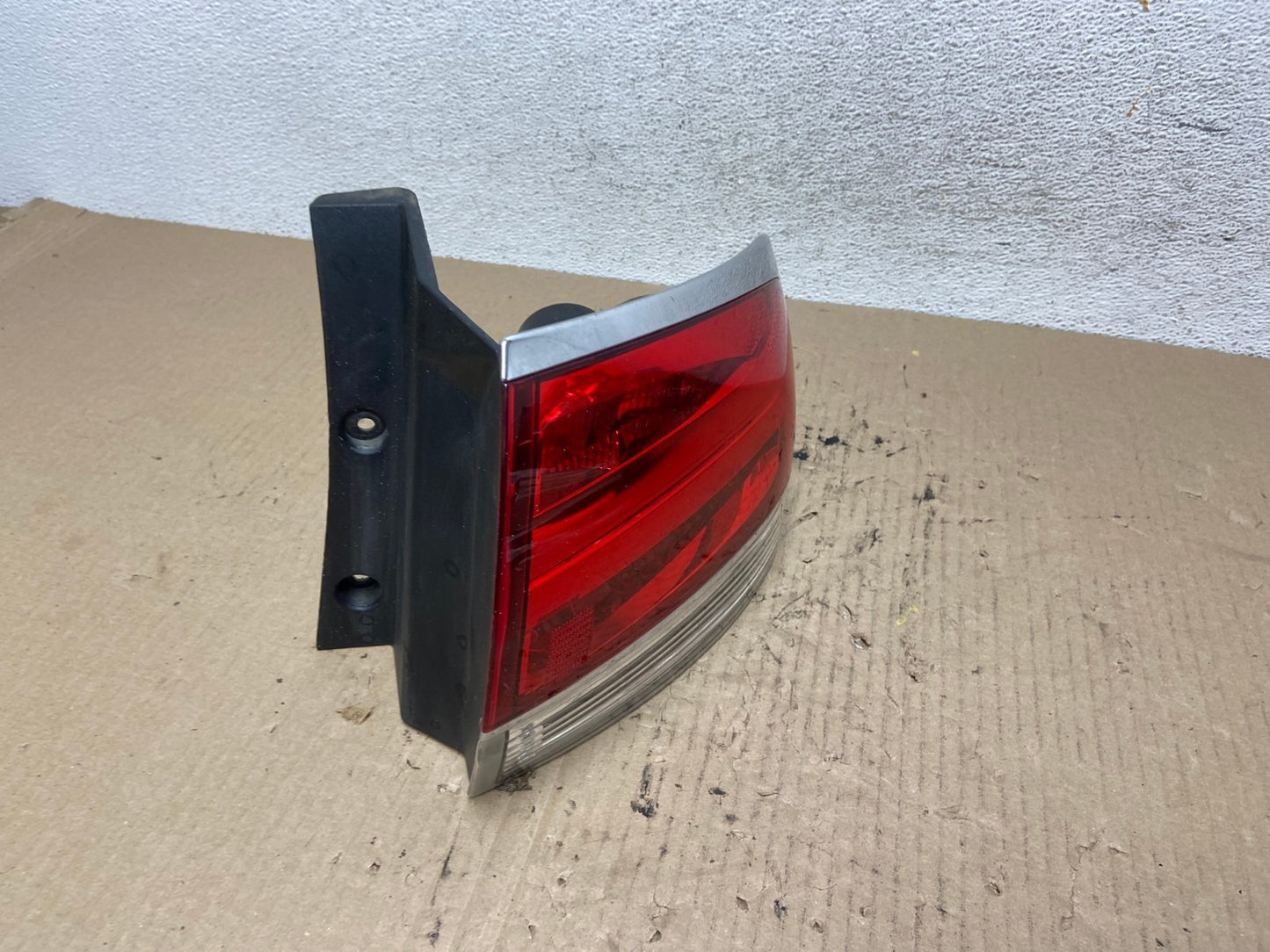 2011 to 2015 Lincoln MKX Right Passenger RH Side Tail Light AF5940 LK2