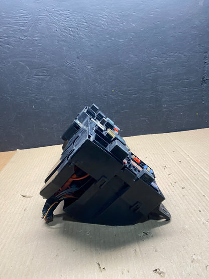 2009 - 2012 Jaguar X250 XF Front Under Hood Fuse Relay Box 8X2T14290GD G44501