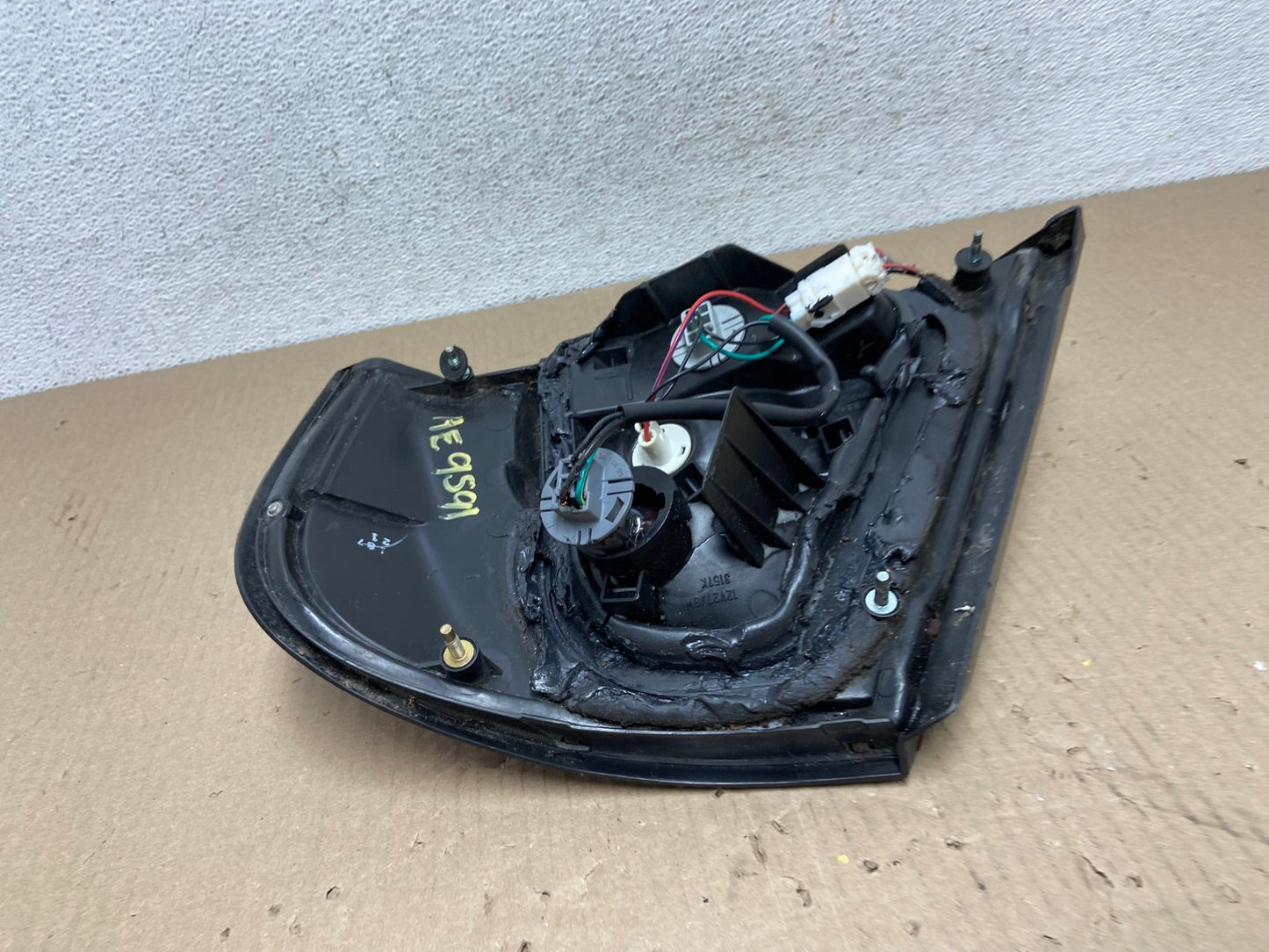 2000 to 2001 Nissan Altima Left Driver LH Side Tail Light AE9591 LK4