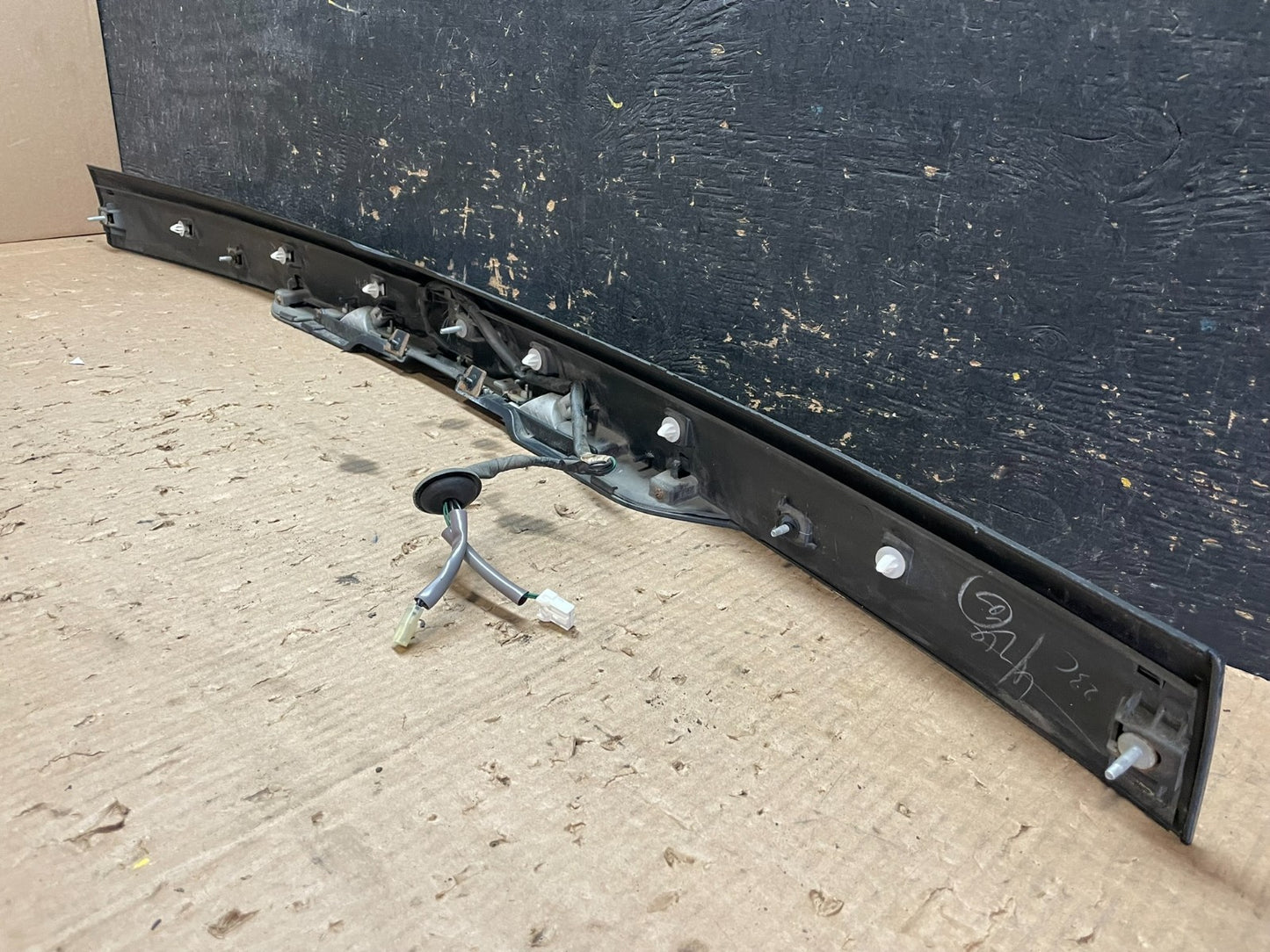 2009 - 2013 Subaru Forester  Liftgate Tailgate Trunk Trim Molding Z5582 DG6