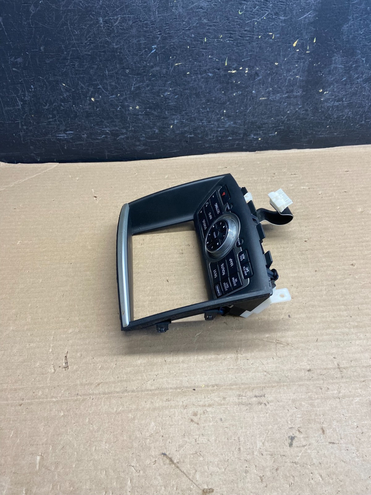 2008 - 2012 Infiniti G35 EX35 Radio Player Screen Panel Bezel AH1582 DG1