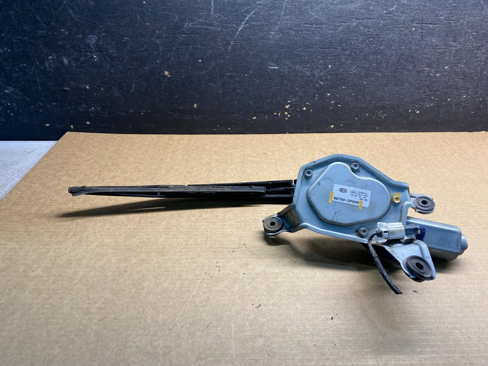 2011 - 2013 Kia Sorento Rear Glass Windshield Wiper Motor z9048 DG5
