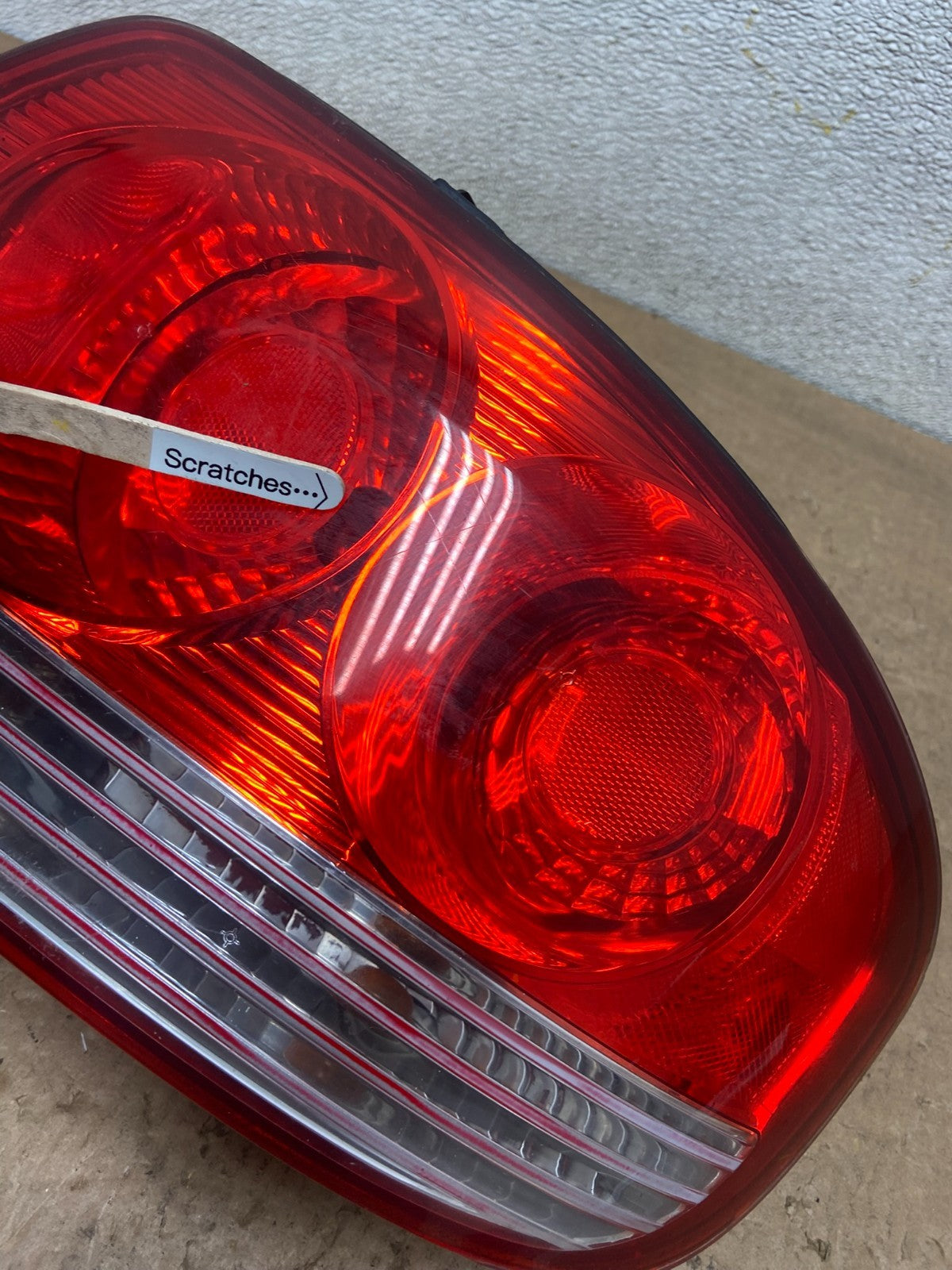 2002 - 2005 Hyundai Sonata Right Passenger RH Side Tail Light OEM Y6799 DW3