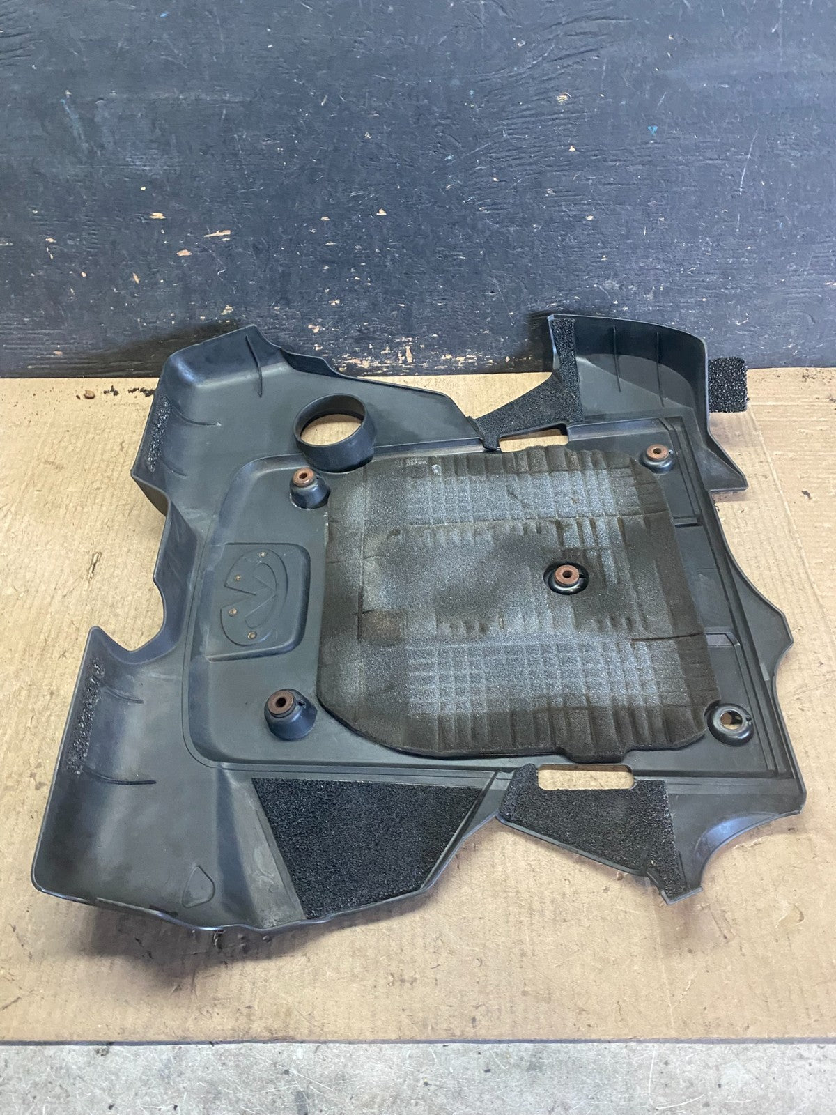 2007 to 2008  Infiniti G35 M35 EX35  Engine Cover Motor Shield Q5922 DG7