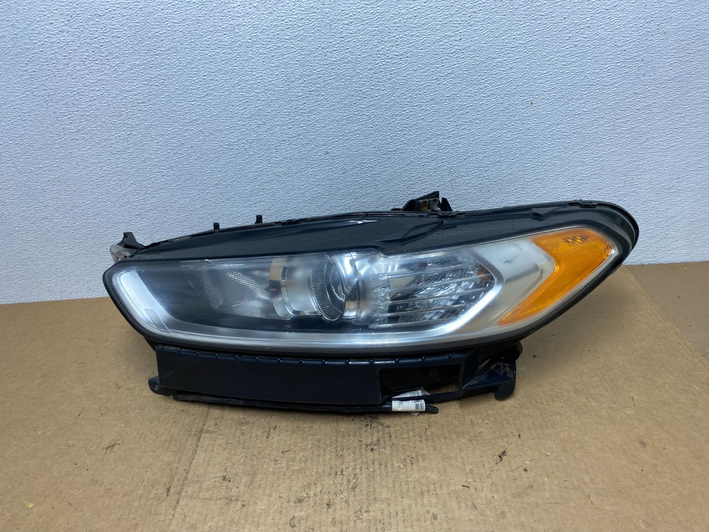 2013 to 2016 Ford Fusion Left Driver Lh Side Headlight AC3241 DW0
