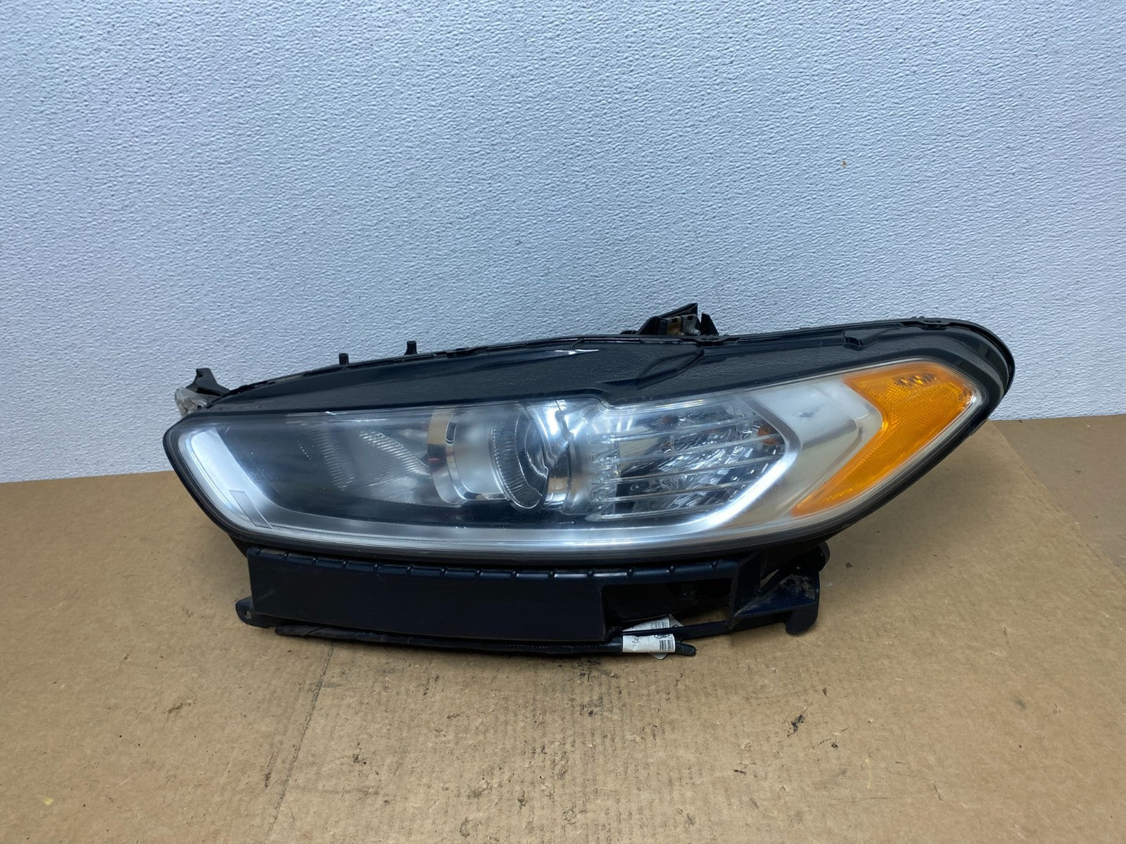 2013 to 2016 Ford Fusion Left Driver Lh Side Headlight AC3241 DW0