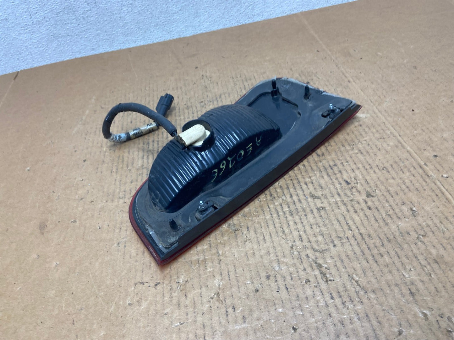 2003-2006 Lincoln Navigator Right Passenger Rh Tail Light Inner AE0266 LK5