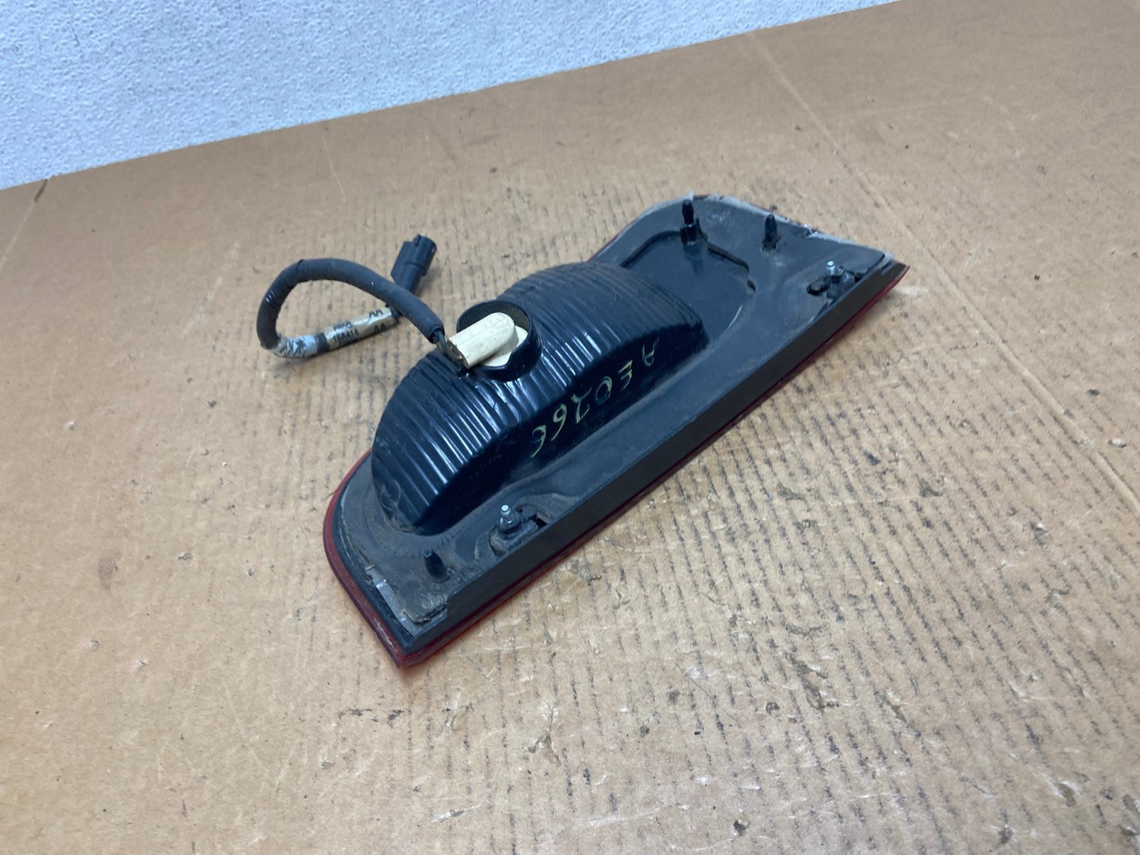 2003-2006 Lincoln Navigator Right Passenger Rh Tail Light Inner AE0266 LK5