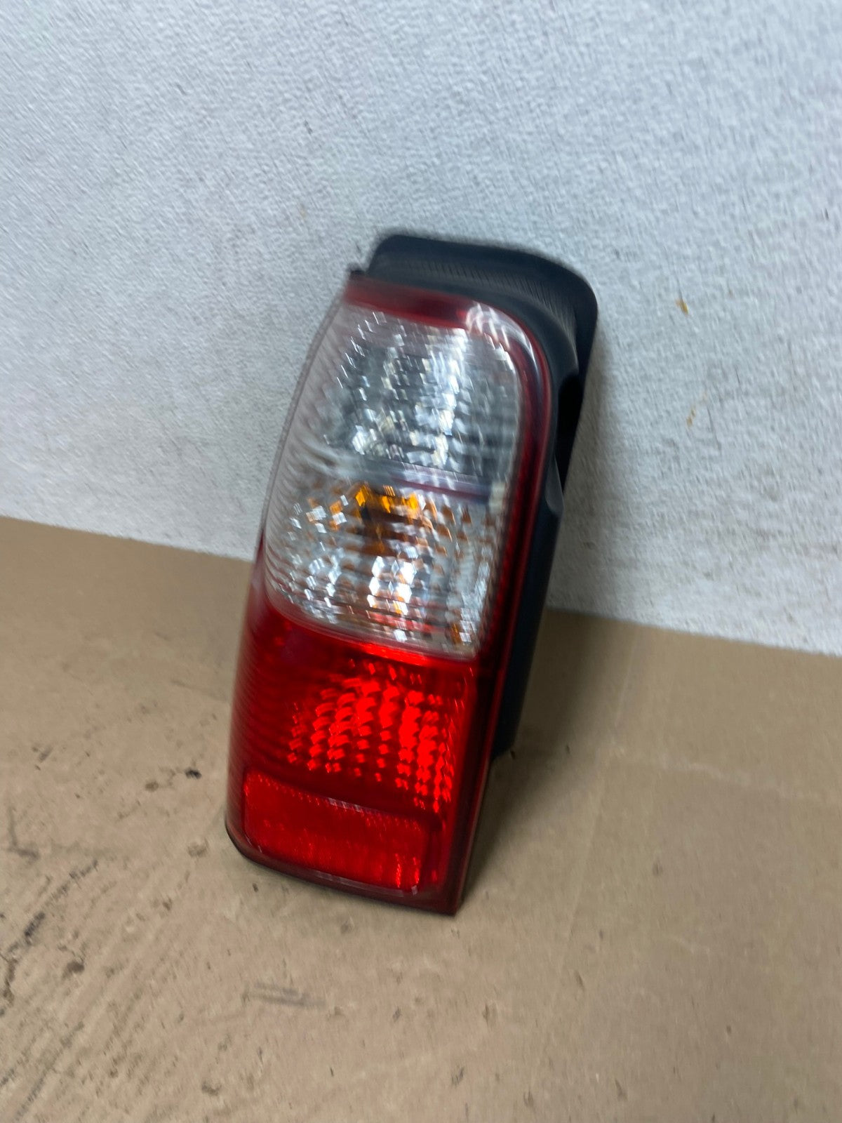 2001 to 2002 Toyota 4Runner Left Driver LH Side Tail Light AE6436 LK1