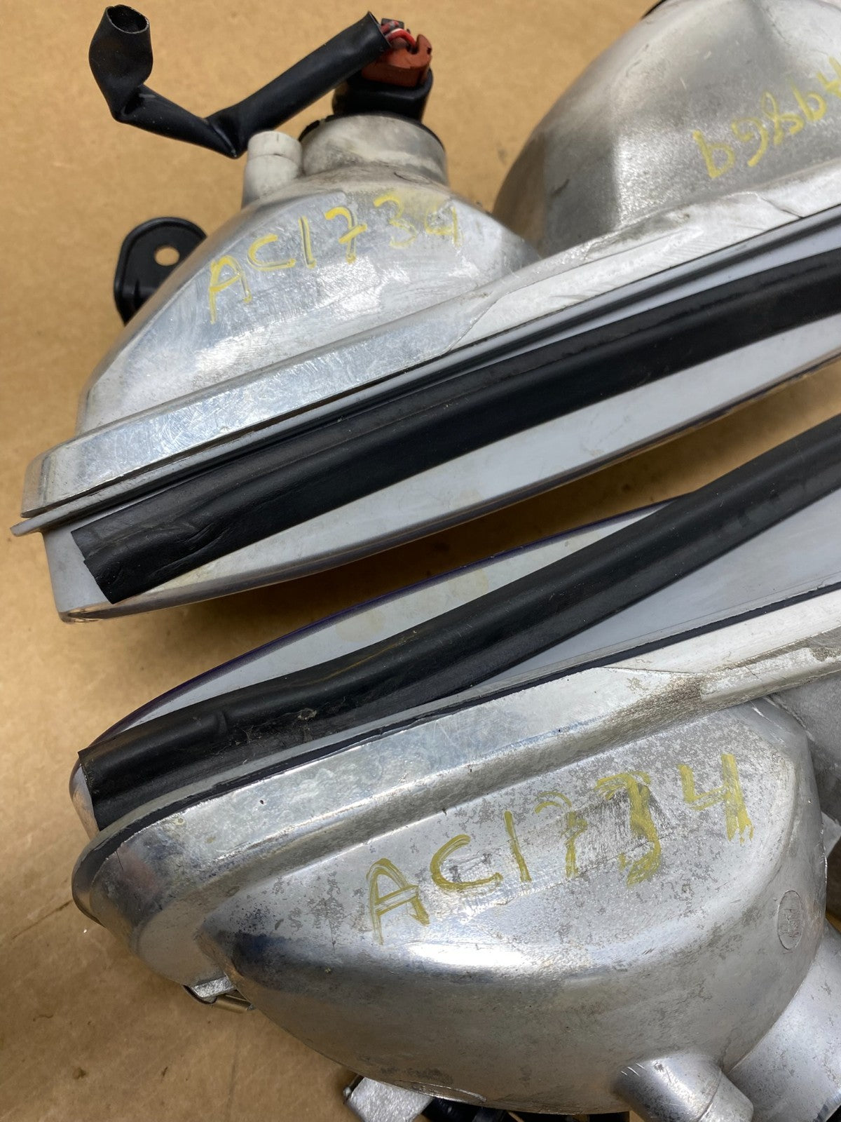 2000 to 2001 Toyota Camry Front Left+Right Side Headlights AC1734 DW10