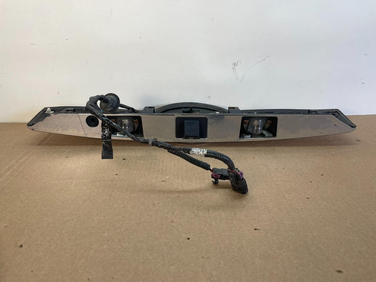 2007 to 2014 Cadillac Escalade Rear Liftgate Trim Molding W/Camera ah0206 DG3