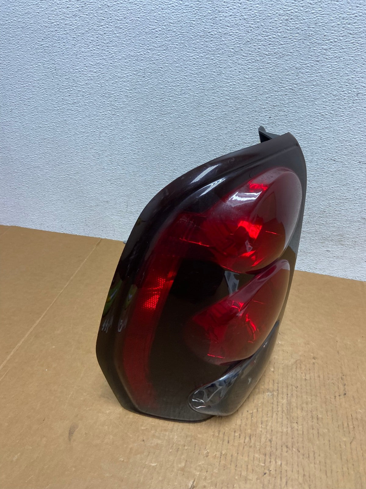 2002 to 2009 Chevrolet Trailblazer Left Driver LH Side Tail Light AD9170 LK2