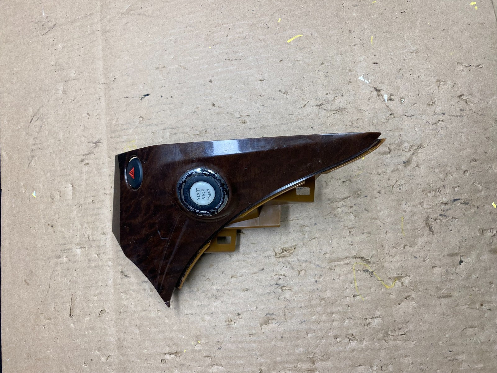 2011 to 2017 Nissan Quest Ignition Switch Bezel Woodgrain Hazard Switch t4907 DG0