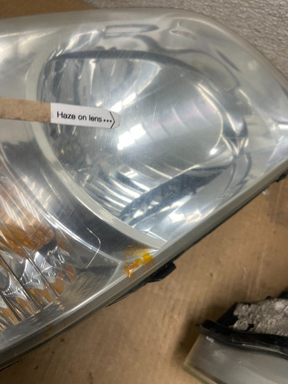 2005 - 2006 Mazda Tribute Left+Right Halogen Headlights Oem AA6212 DW4