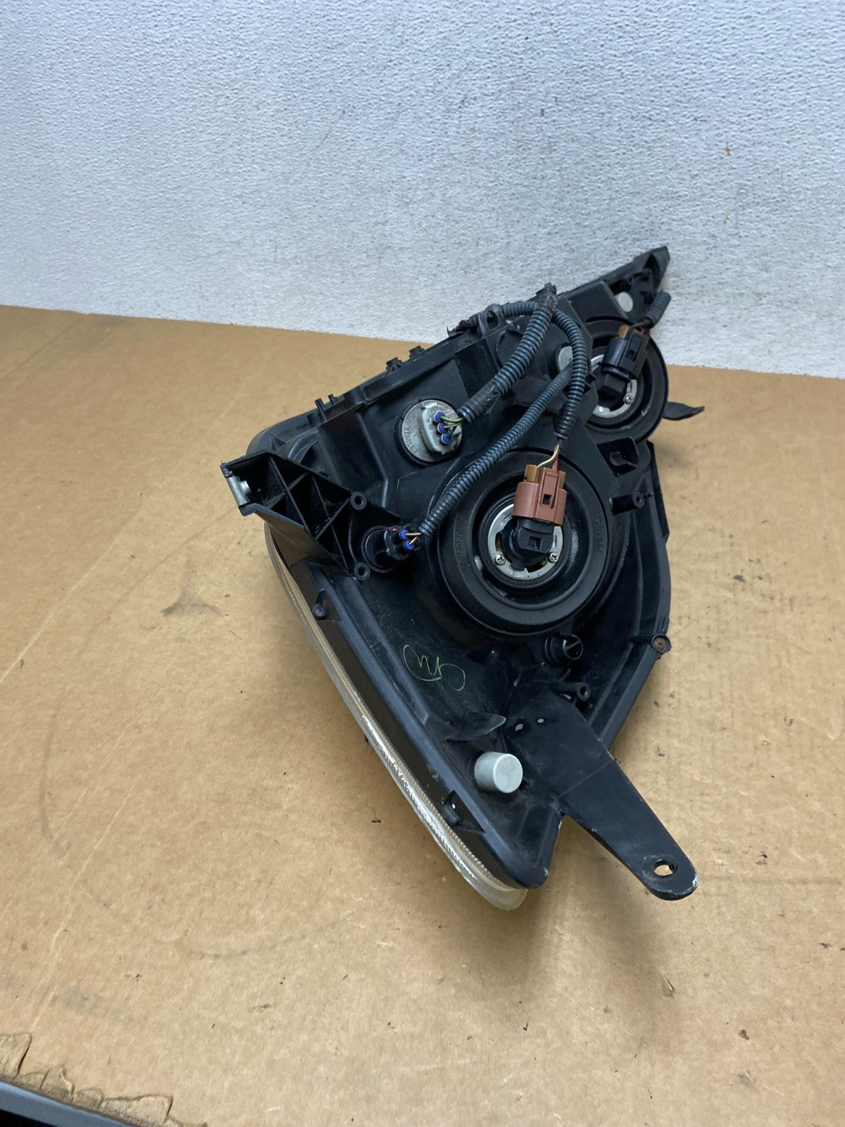 2004-2005 Toyota Sienna Right Passenger Halogen Headlight AE3168 DW6