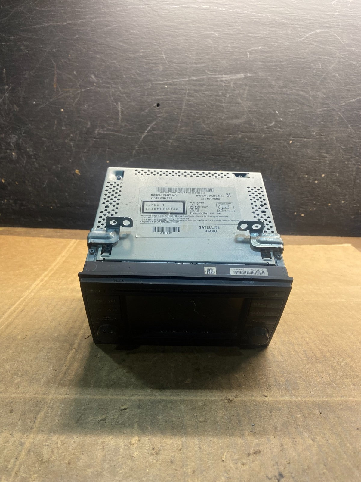 2011 to 2012 Nissan Rogue AM FM XM Radio CD Player Screen Receiver Y4050 DG0