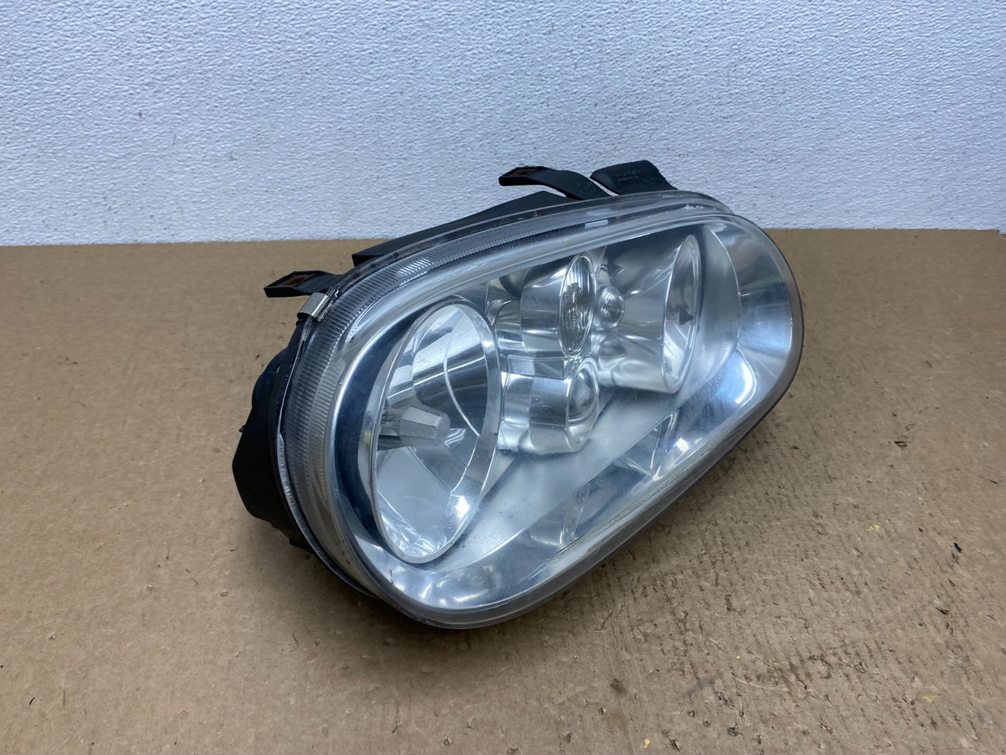 1997-2003 Volkswagen Golf MK4 Right Passenger Side Halogen Headlight AC1597 DW2