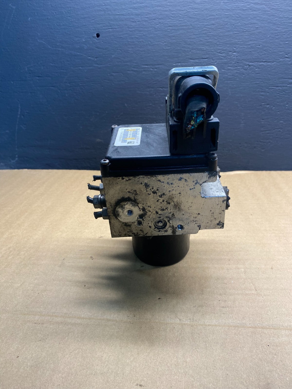 2014 2015 Dodge RAM 2500 ABS Anti-Lock Brake Pump Control Module ab7368 DG2