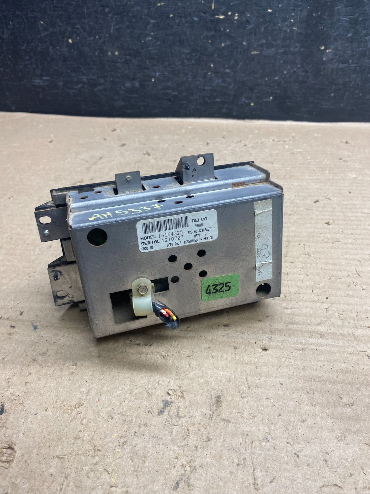 1988 - 1994 Chevrolet GMC C/K Am Fm Radio Head Unit ah5337 DG3