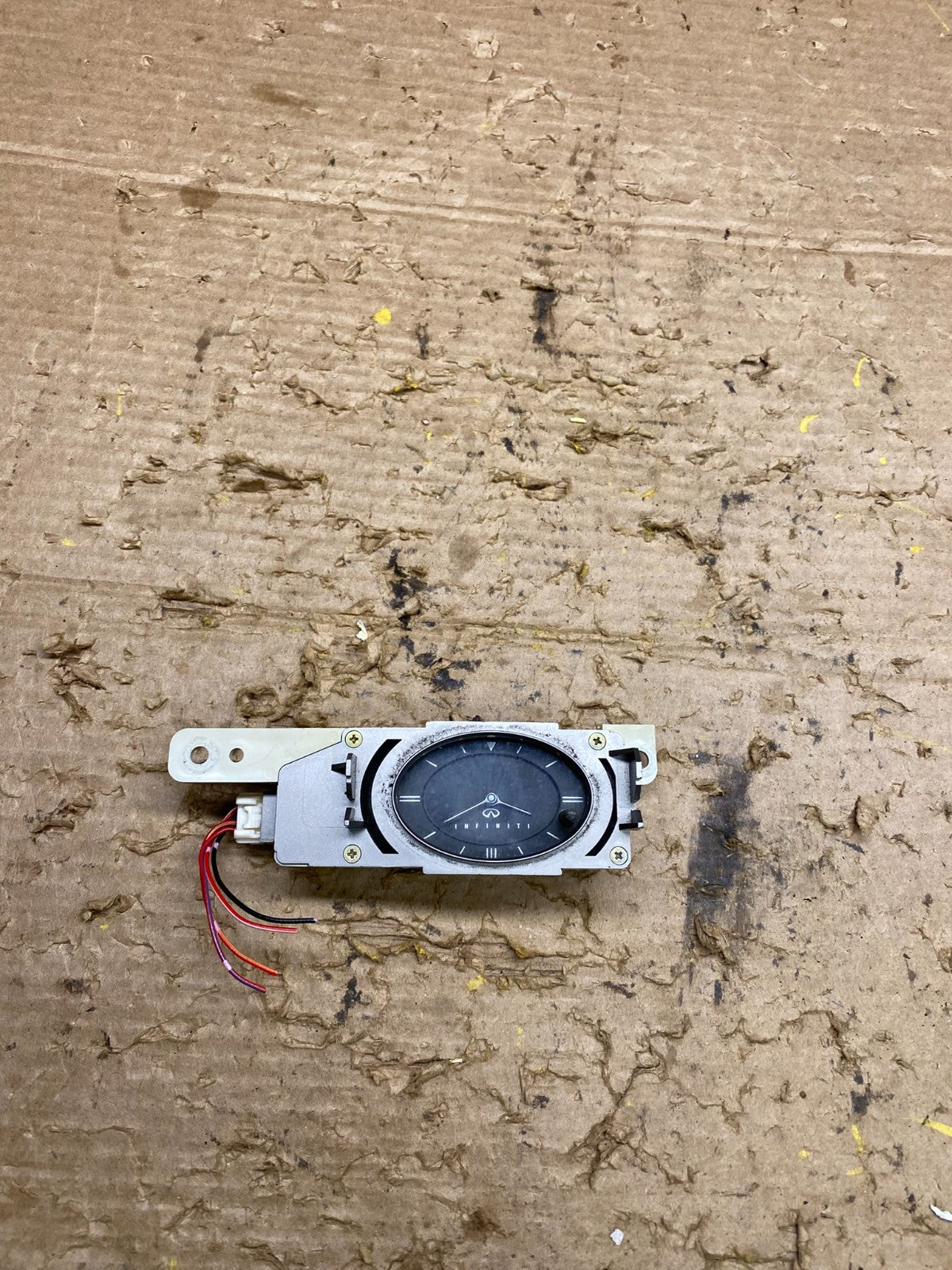 2003-2004 Infiniti G35  Dash Board Center Clock Analog X1507 DG0