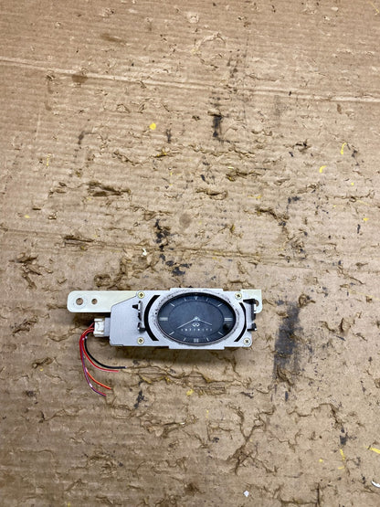2003-2004 Infiniti G35  Dash Board Center Clock Analog X1507 DG0