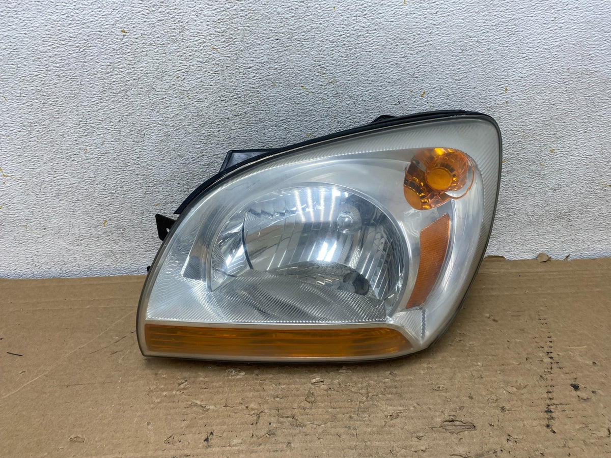 2005 to 2006 Kia Sportage Left Driver LH Halogen Headlight AH9221 DW0