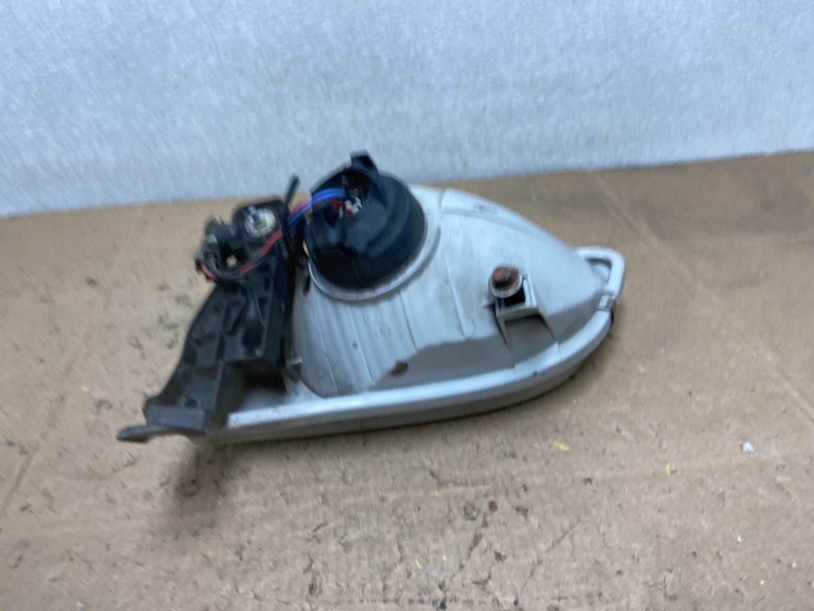 2001 2002 2003 Toyota Sienna Right Passenger Rh Side Headlight Halogen Y8167 DW6