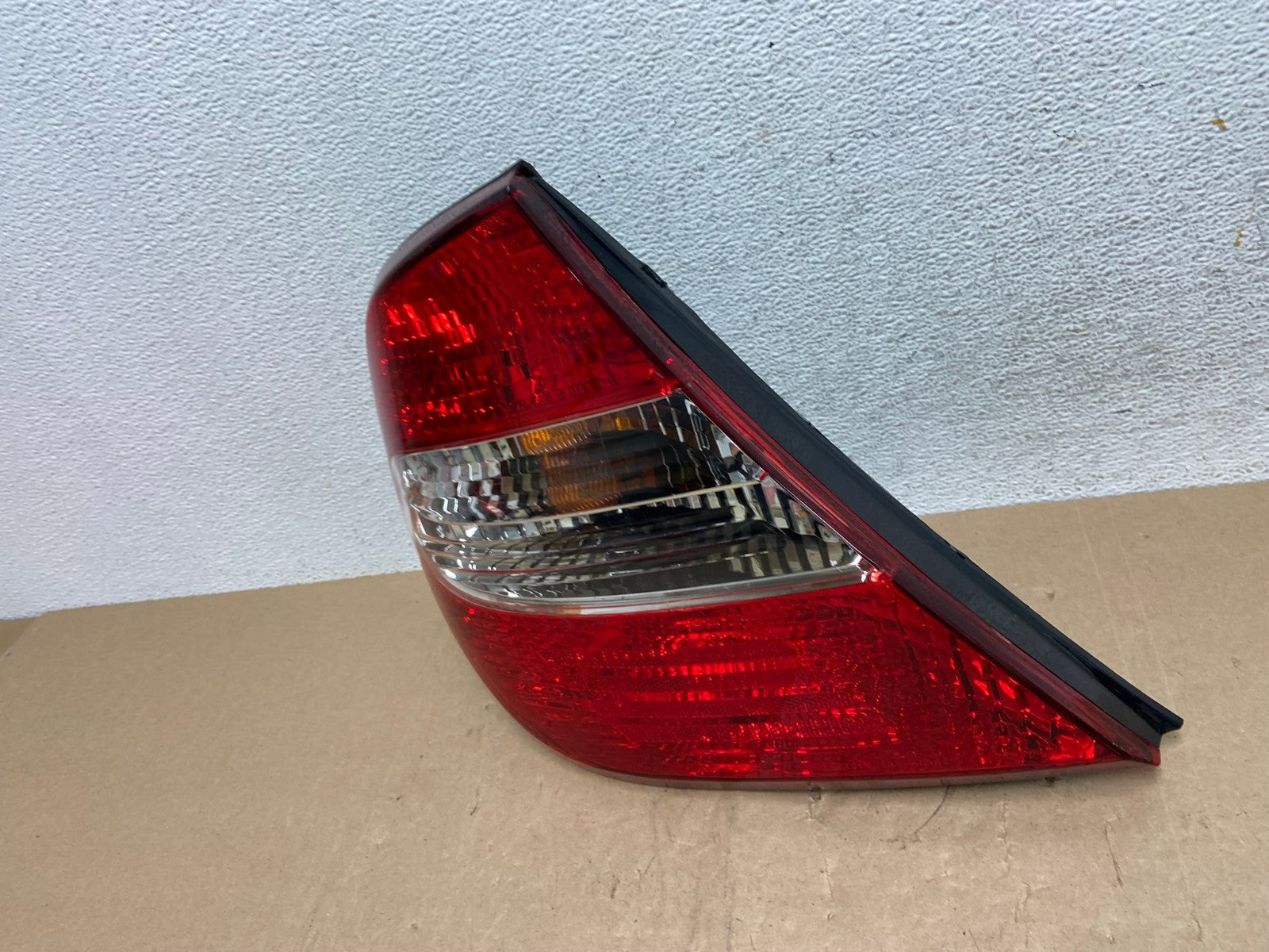 2002 2003 2004 Toyota Camry Left Driver LH Side Tail Light AE6777 LK1