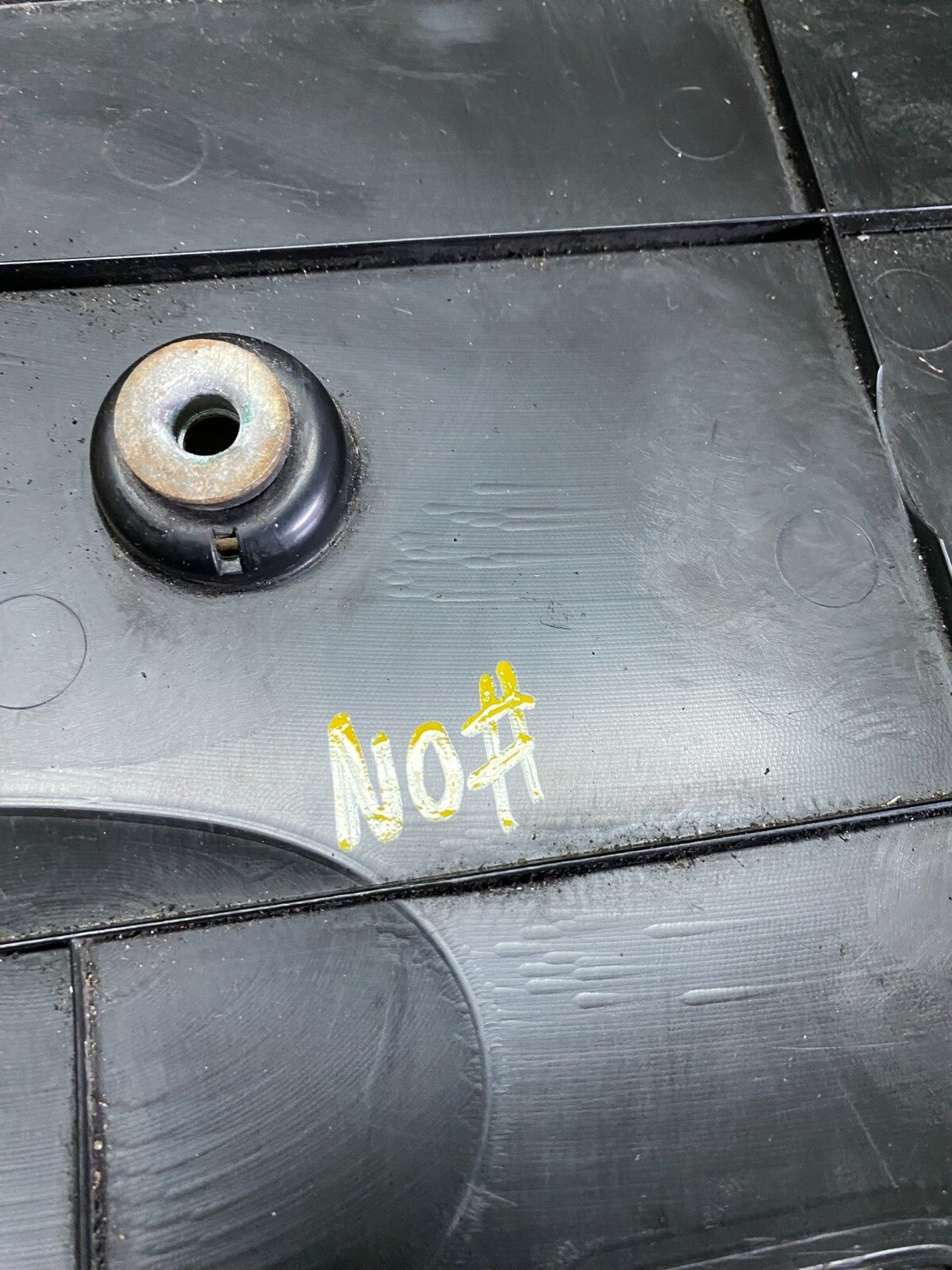 2003 to 2007 Infiniti FX35 M35 G35 V6 Engine Motor Cover OEM n8380 DG8