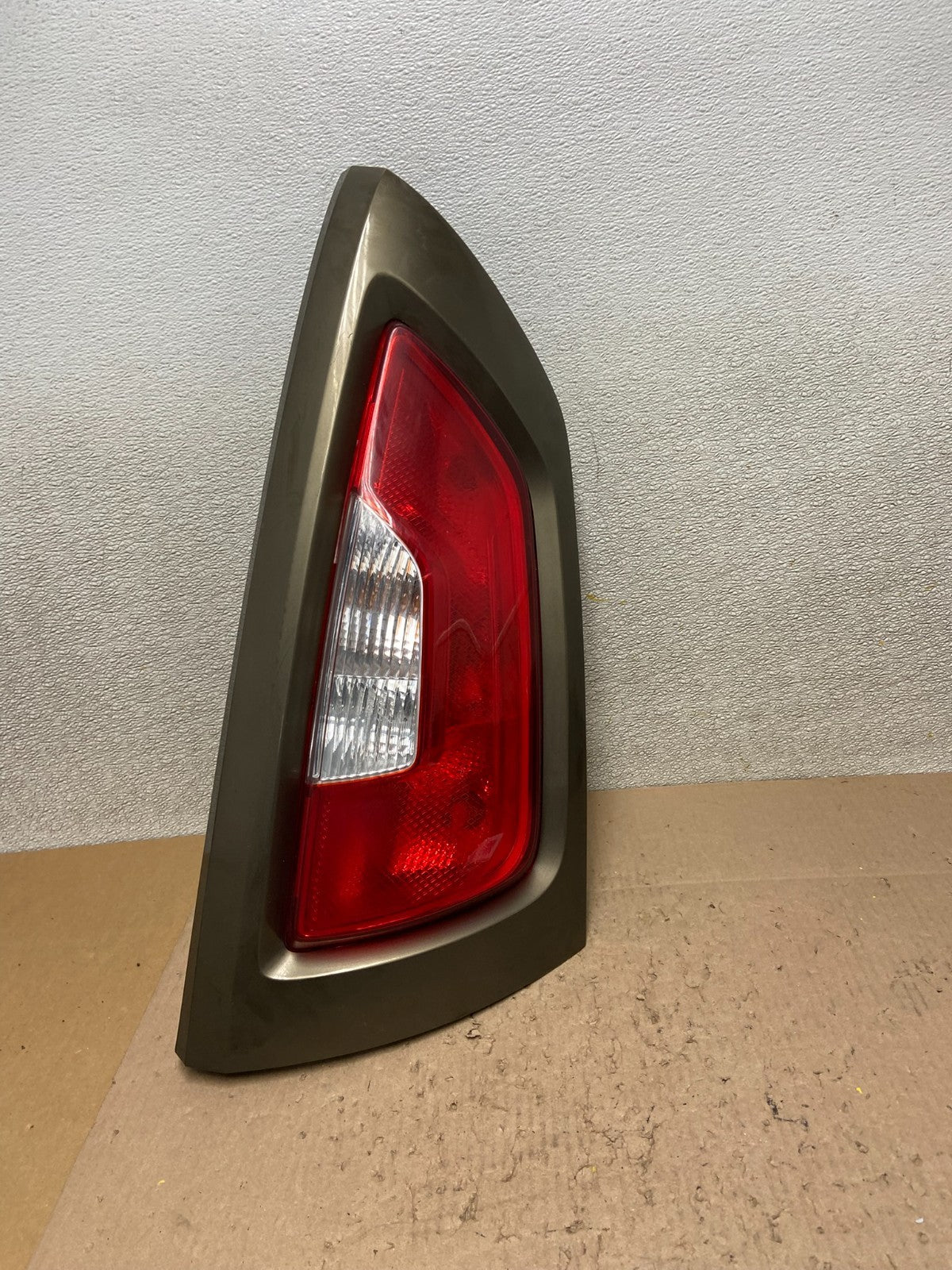 2012 to 2013 Kia Soul Right Passenger Rh Side Tail Light Oem Z6509 DW0