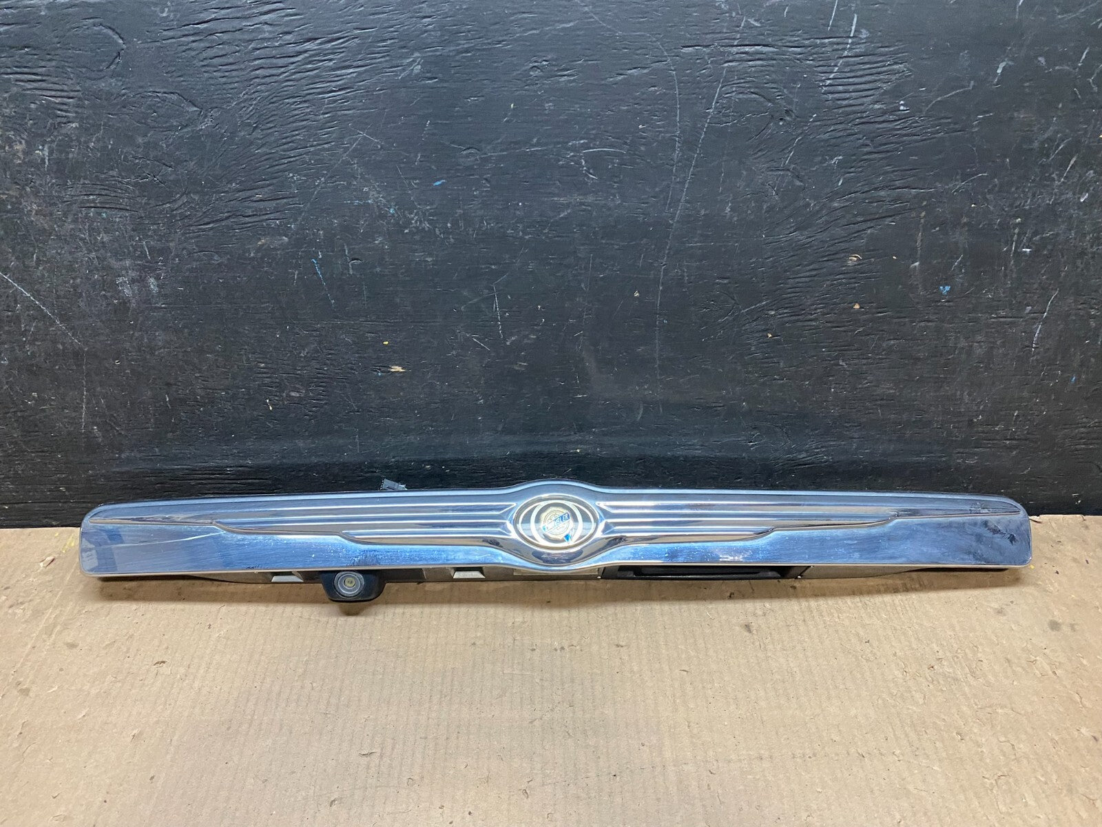 2008 to 2010 Chrysler Town & Country Tailgate Trim w/ Camera Panel OEM j0526 DG10