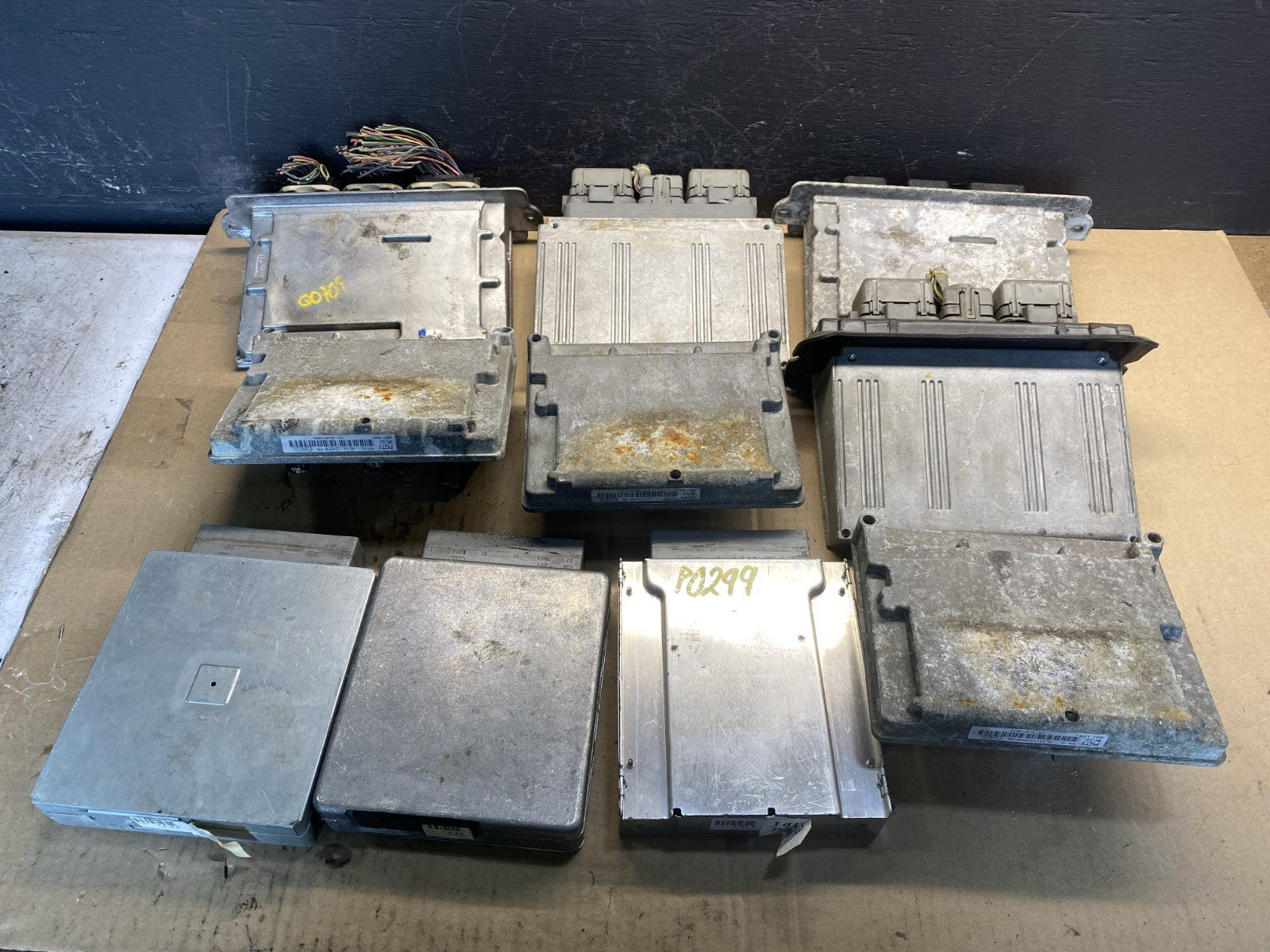 Mix of 10 Ford ECM Engine Computer Module AC09601