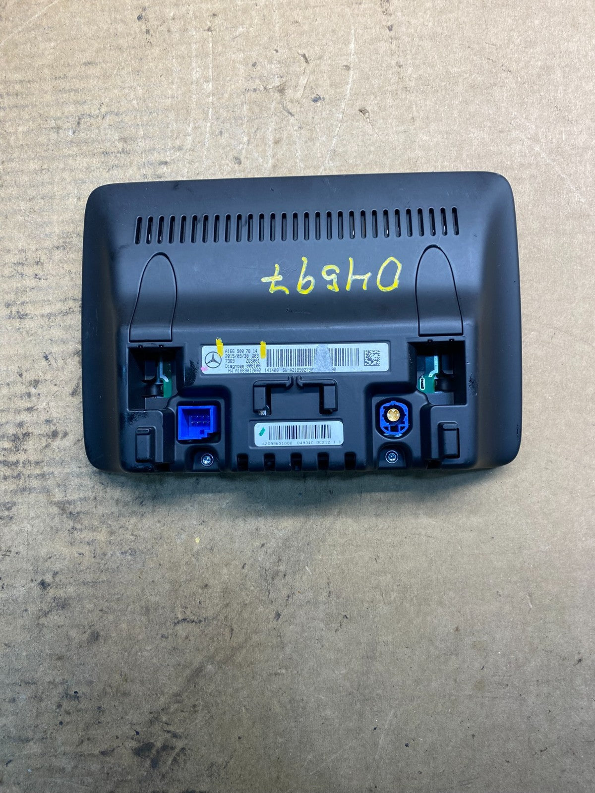 2016 to 2019 Mercedes Benz Dash Center Radio Screen Display AA1729 DG4