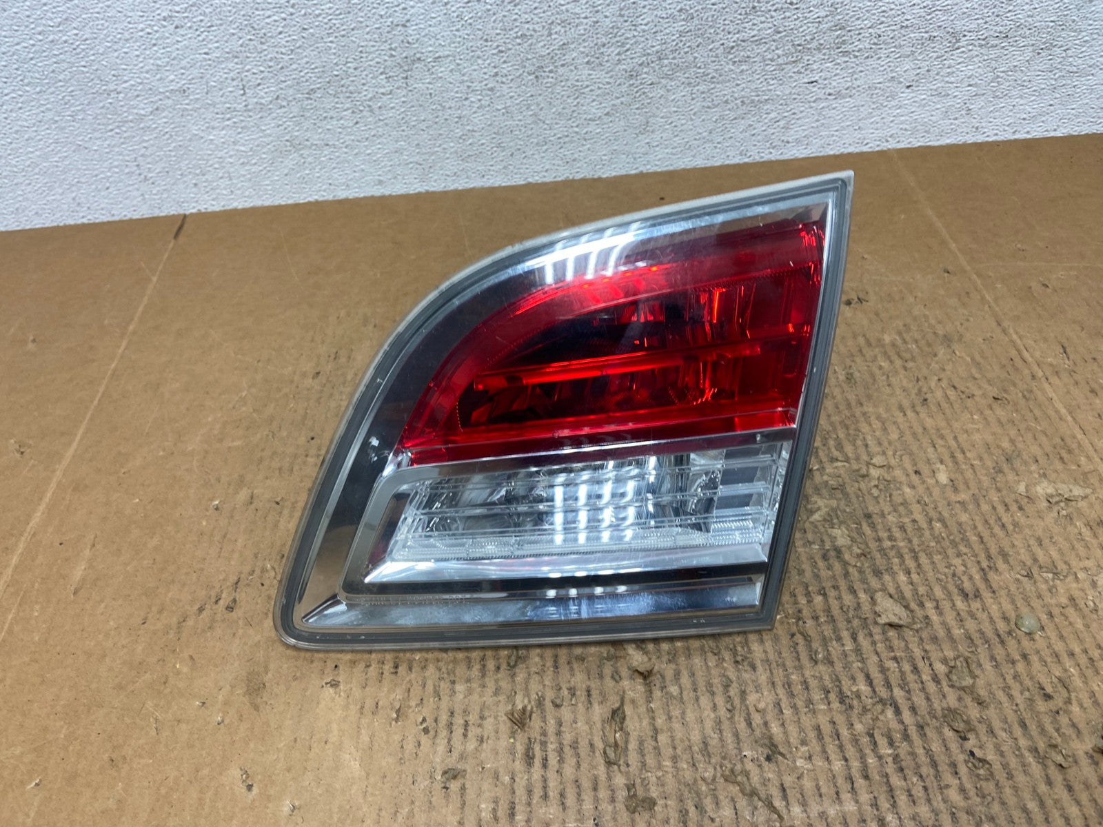 2007 2008 2009 Mazda Cx-9 Right Passenger Rh Side Inner Tail Light AE2740 LK0