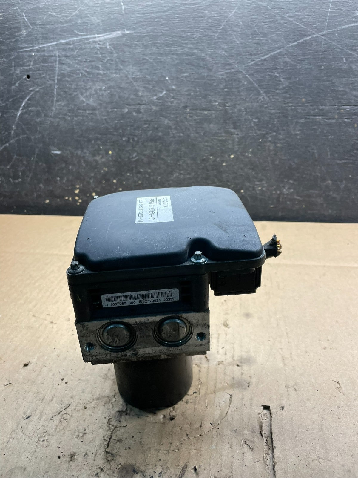 2007 to 2013 BMW X5 E70 ABS Anti-Lock Brake Pump Module OEM v9094 DG1