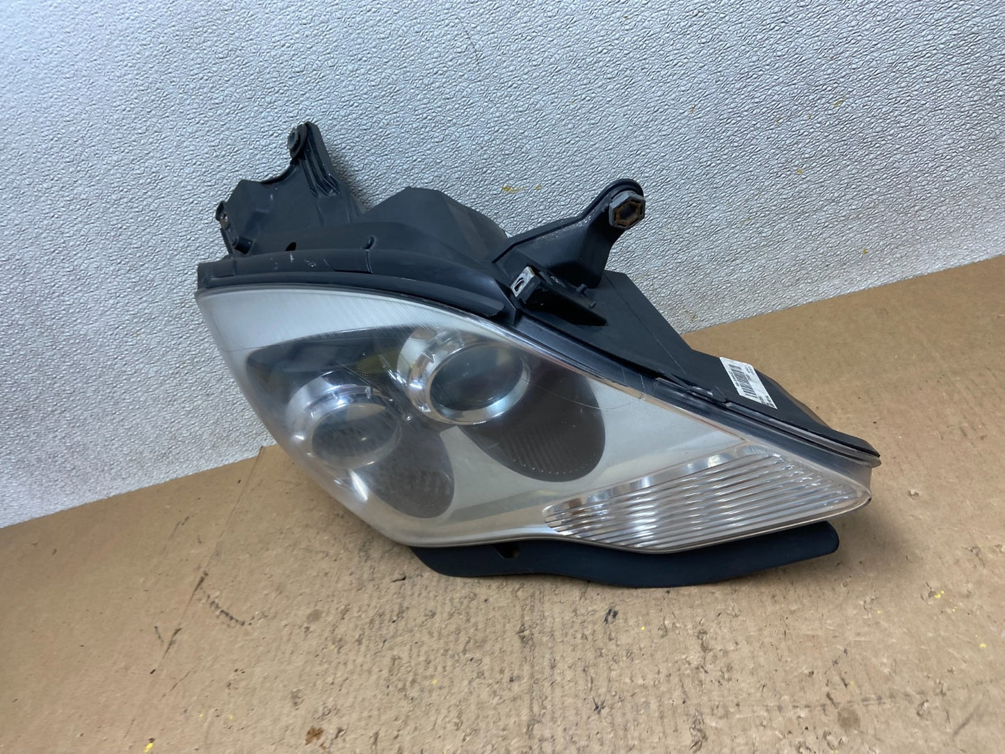 2007 to 2012 Gmc Acadia Halogen Headlight Right Passenger Side AA0140 DW1