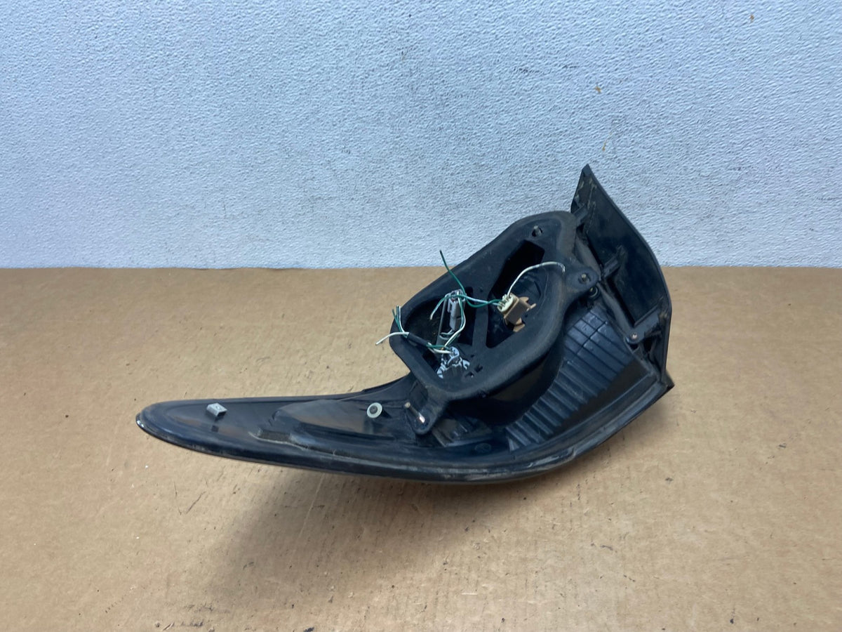 2002 to 2004 Lexus ES300 ES330 Left Driver Side Tail Light AD4710 LK3