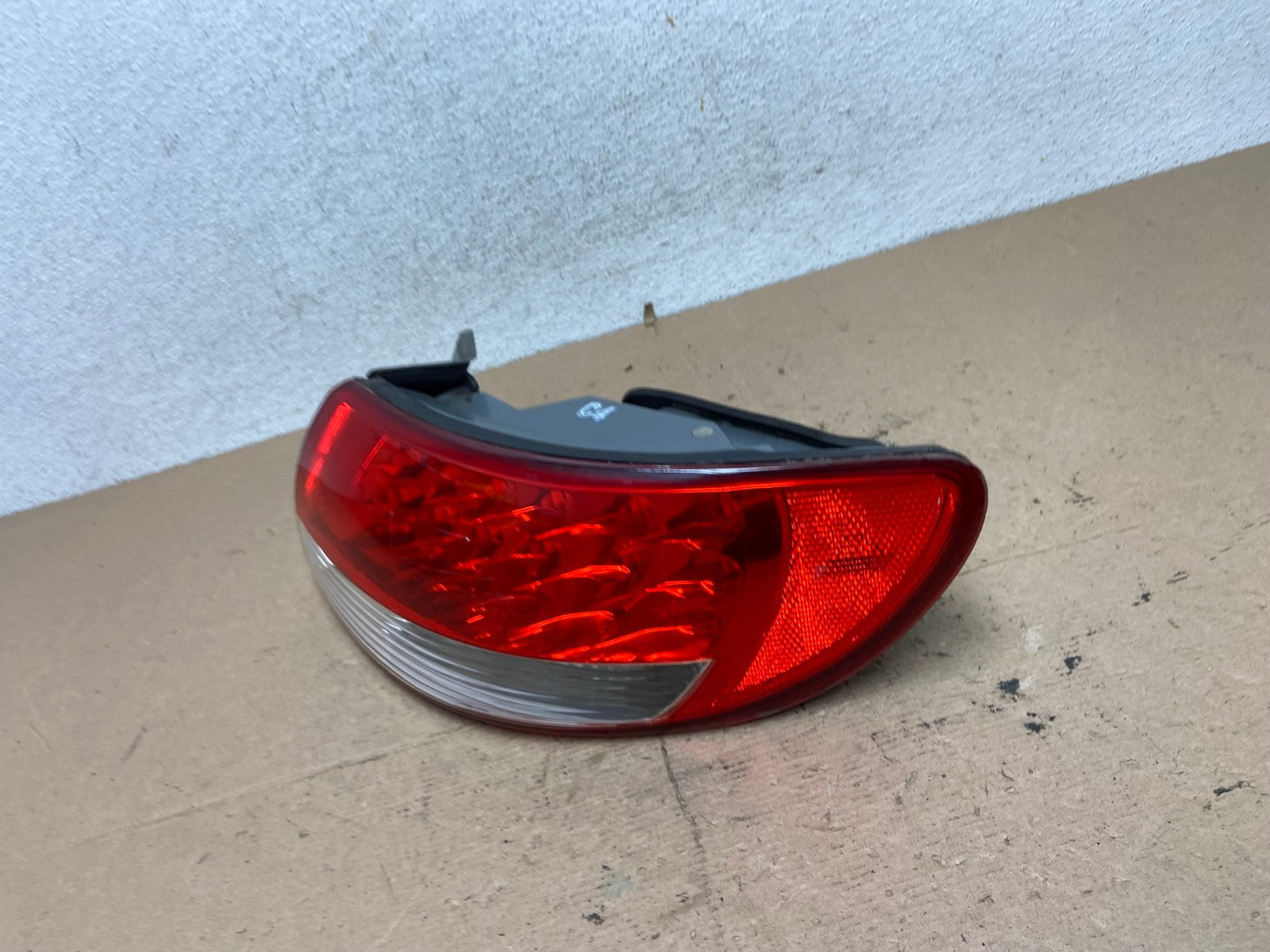 2006 2007 2008 2009 Hyundai Azera Right Passenger Tail Light AF5678 LK1