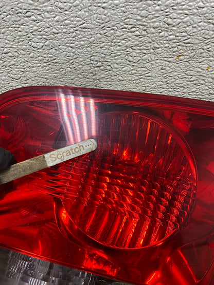 2004-2007 Volkswagen Touareg Right Passenger Rh Side Inner Tail Light V45093