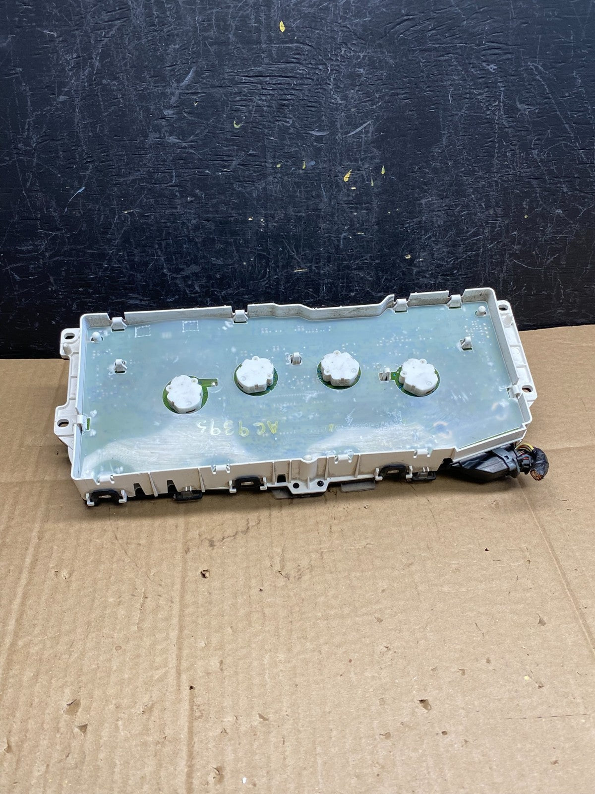 2009 to 2010 Mercury Marquis Speedometer Cluster Gauge ac9395 DG6