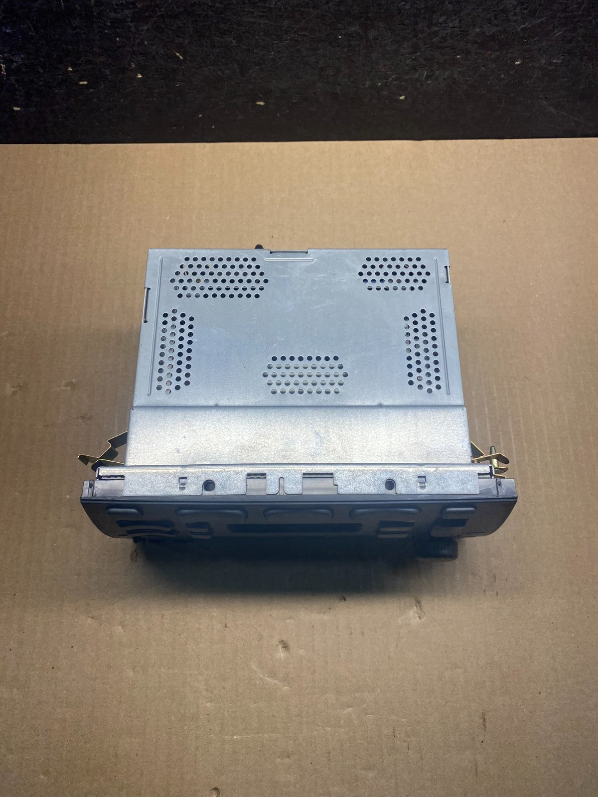 2002-2005 Cadillac Deville AM FM Cassette Radio Stereo CD Player AG3797 DG5