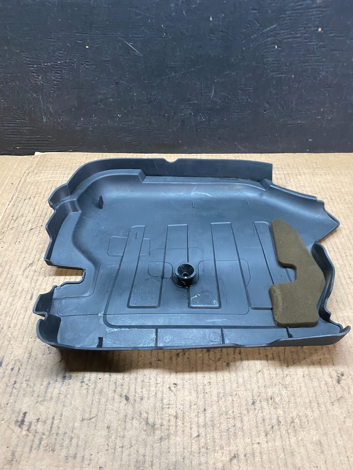 2008 to 2012 Chevrolet Malibu Engine Cover Plastic Motor Shield G2791 DG15
