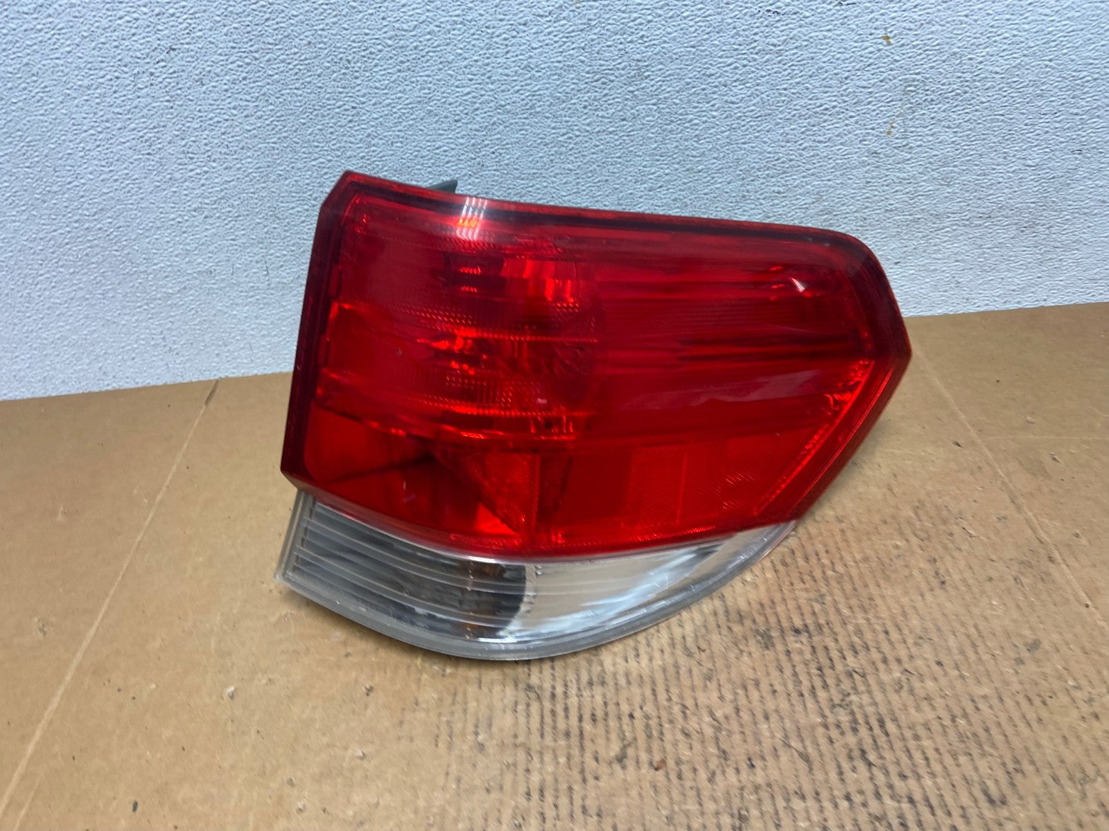 2008 2009 2010 Honda Odyssey Right Passenger Side Tail Light AE0299 LK0