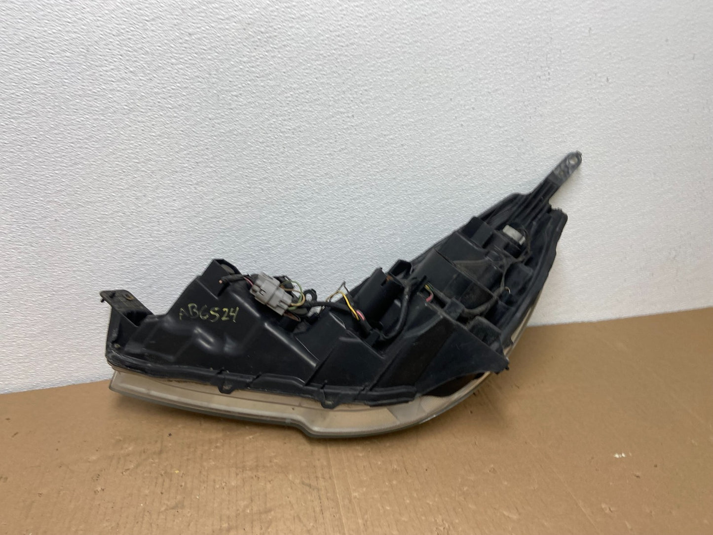 2010-2012 Subaru Legacy Outback Right Passenger Headlight Oem AB6524 DW8