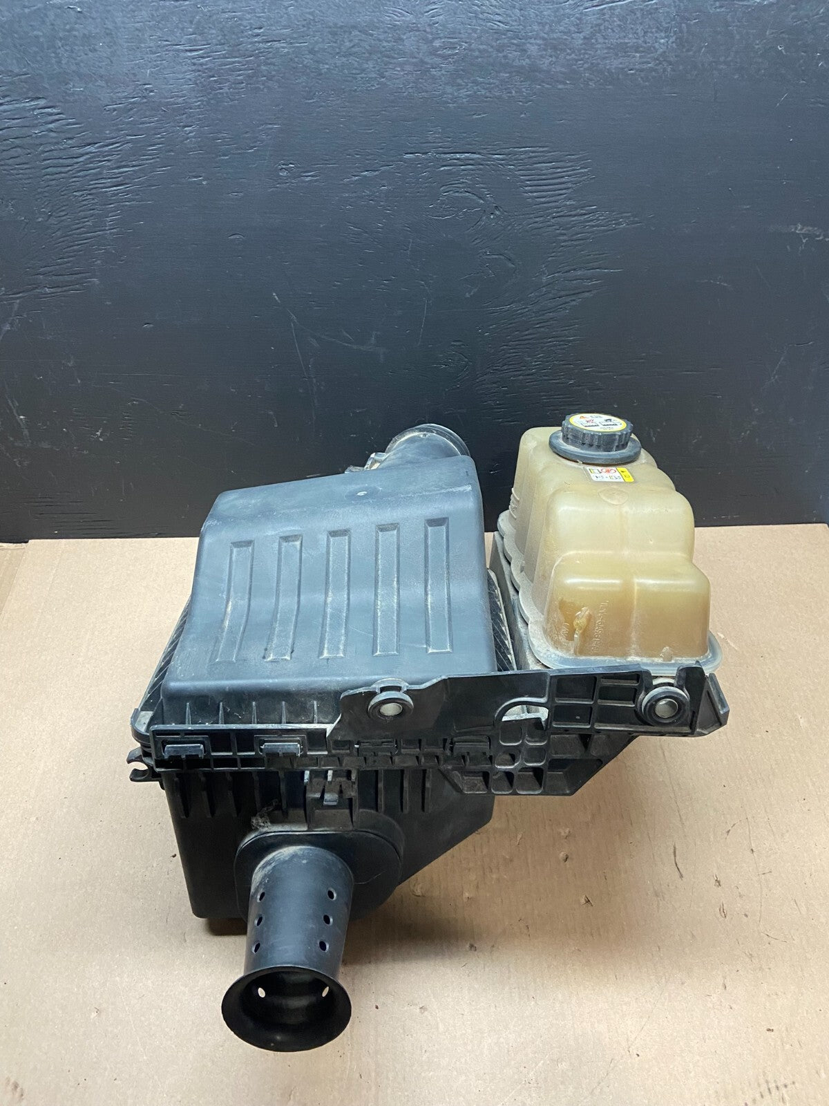 2007 to 2014 Ford Expedition Air Intake Cleaner Box Coolant Bottle D4995 DG11