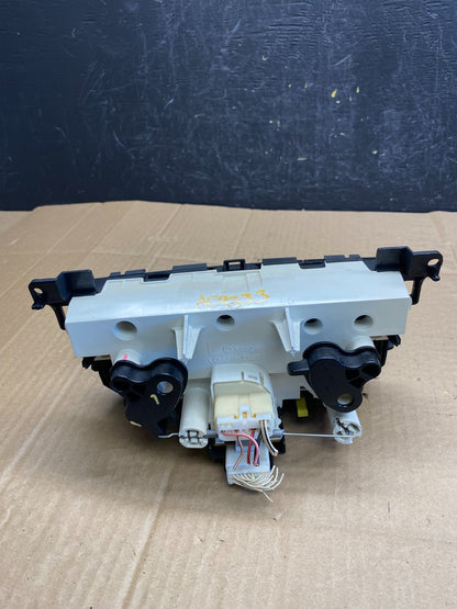 2001 - 2003 Toyota RAV4 A/C Heater Climate Control Unit Switch AC9333 DG3